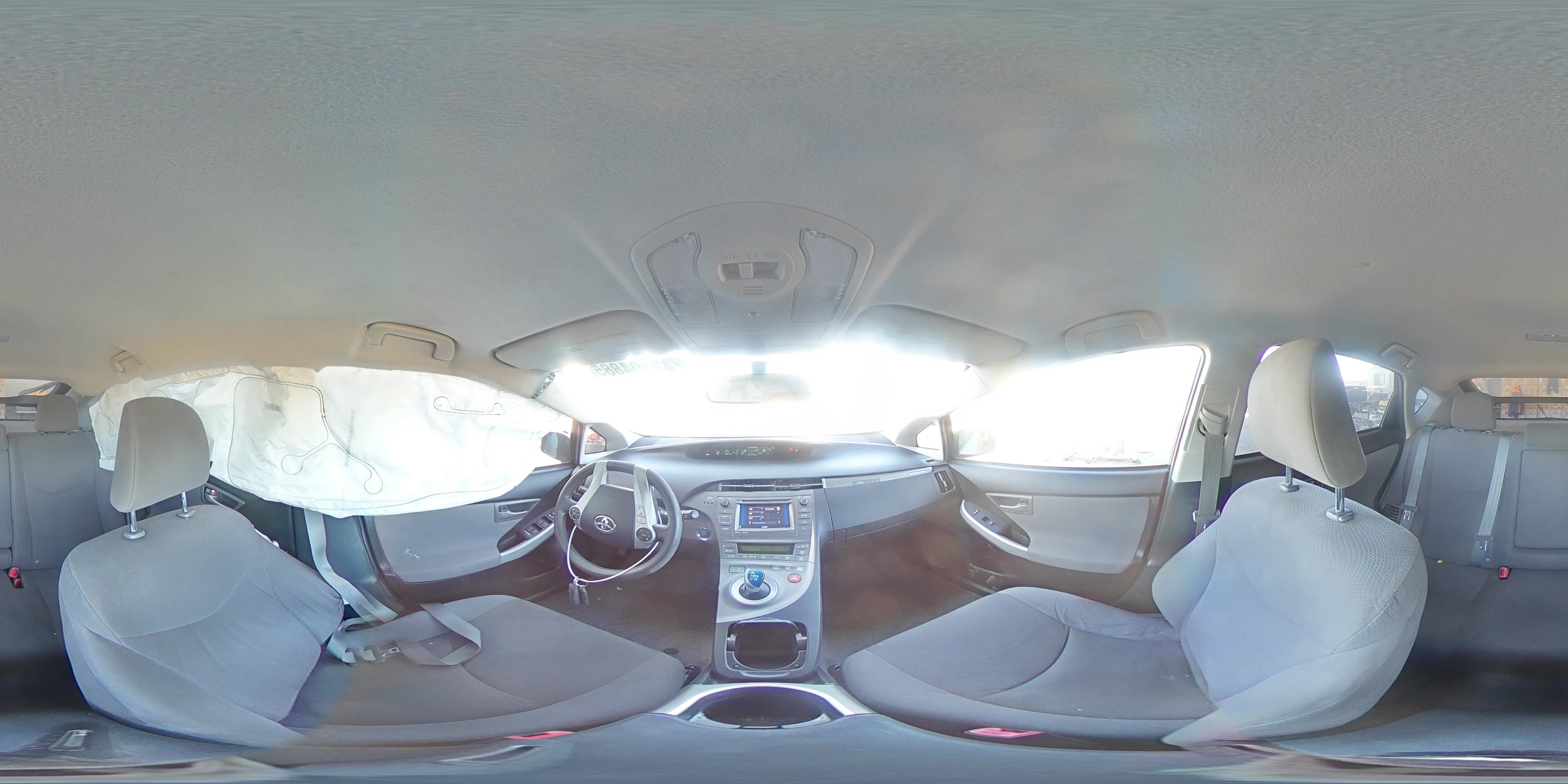 2012 Toyota Prius - Image 13