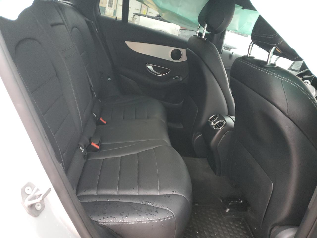 2017 Mercedes-Benz GLC - Image 11