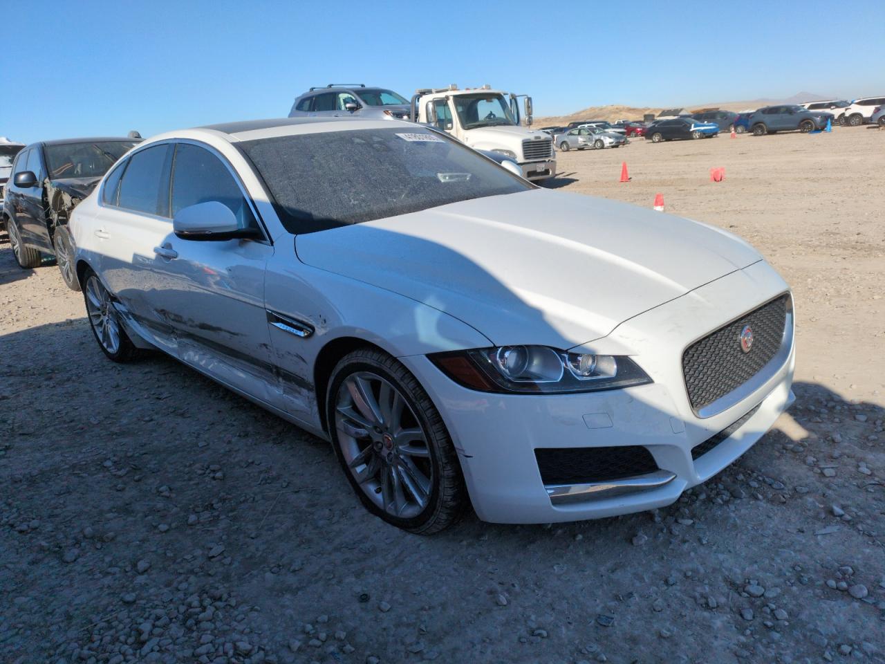 2016 Jaguar XF - Image 4