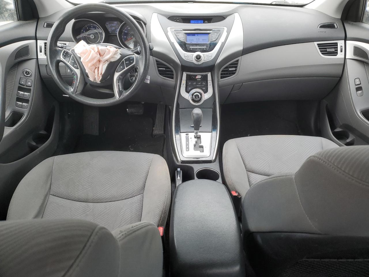 2012 Hyundai Elantra - Image 8