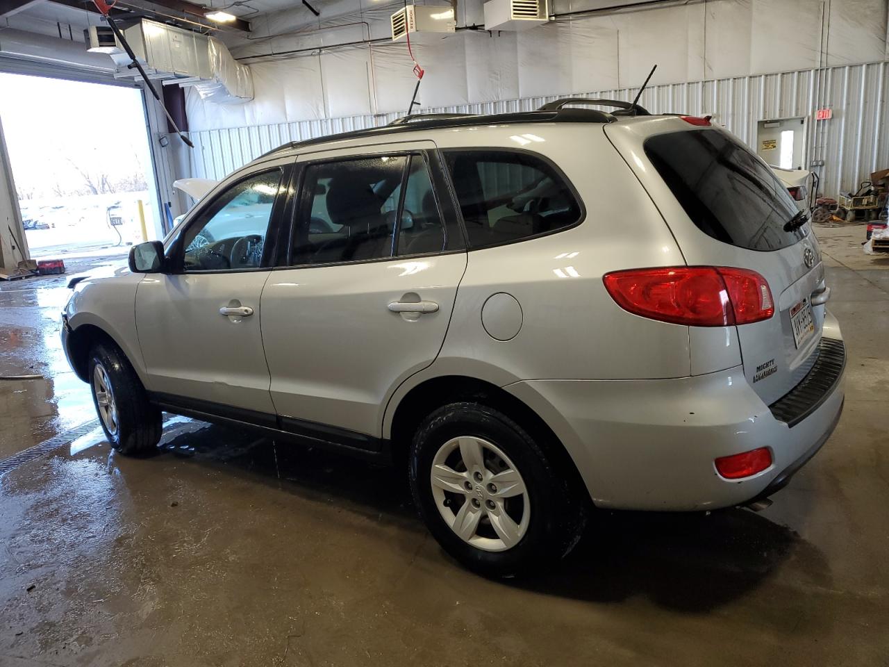 2009 Hyundai Santa Fe - Image 2