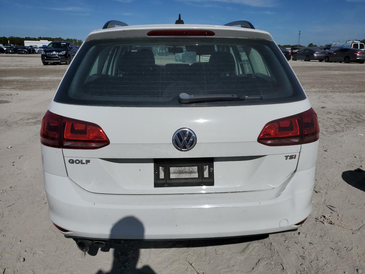 2017 Volkswagen Golf - Image 6