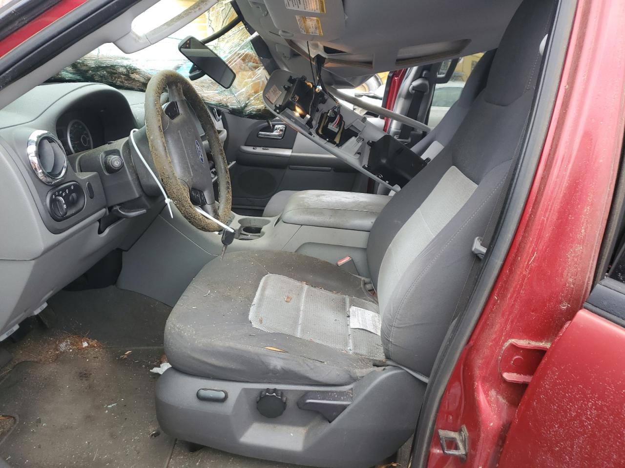 2005 Ford Expedition - Image 7