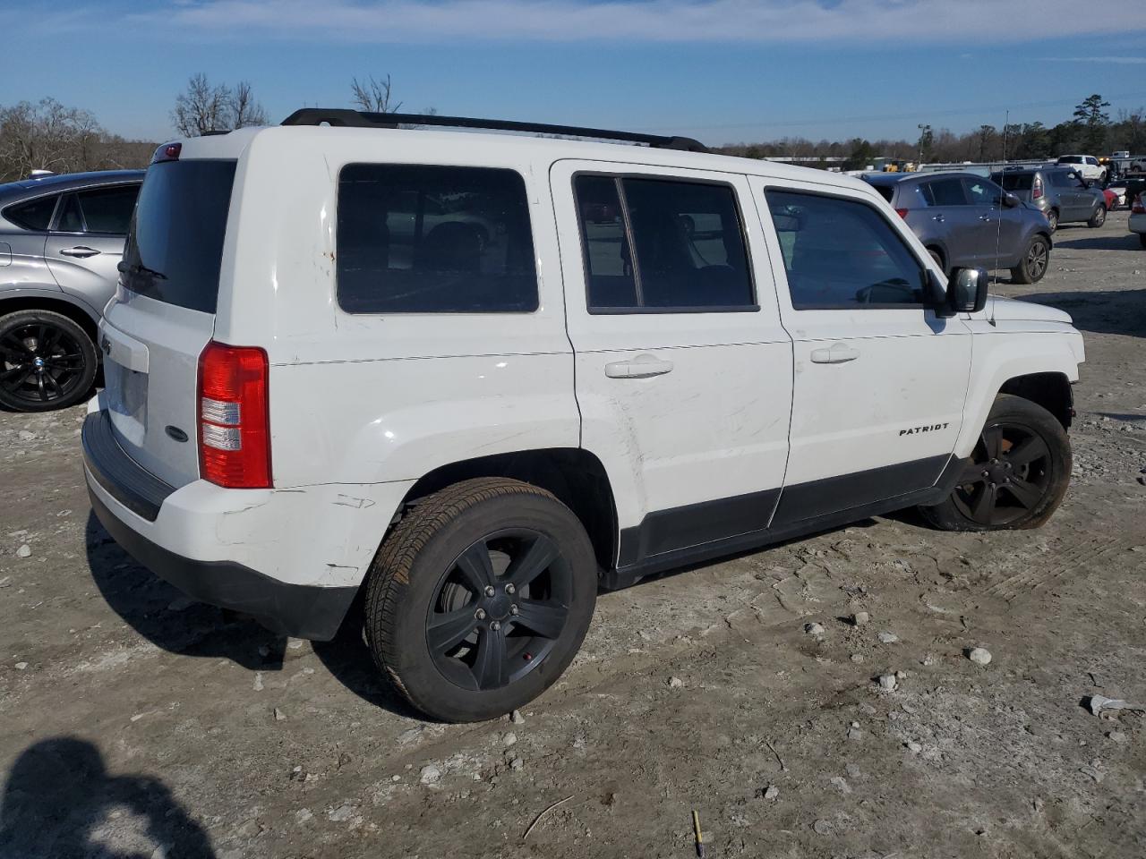 2015 Jeep Liberty (Patriot) - Image 3