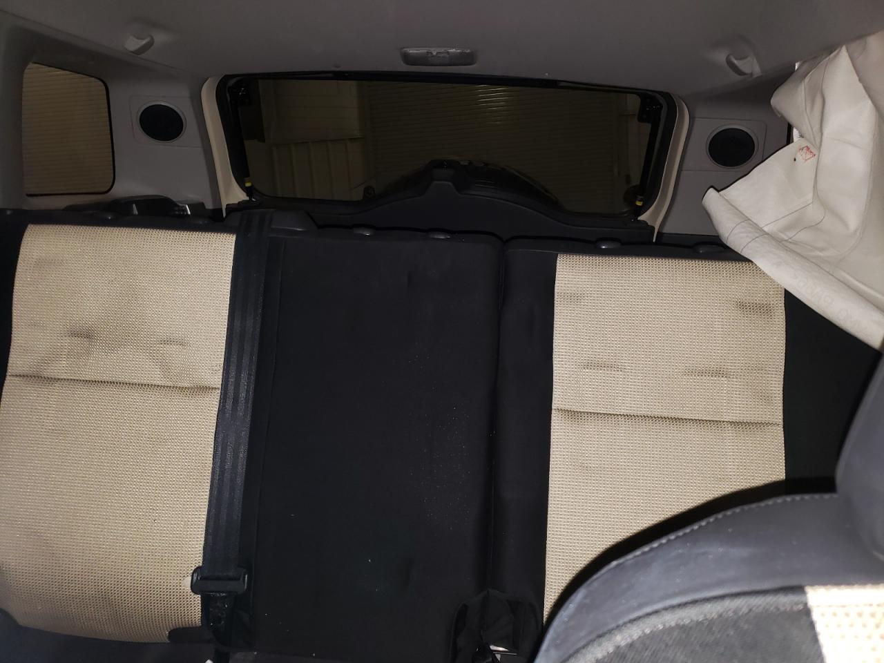 2010 Toyota FJ Cruiser - Image 10