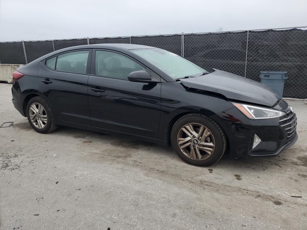 2019 Hyundai Elantra - Image 4