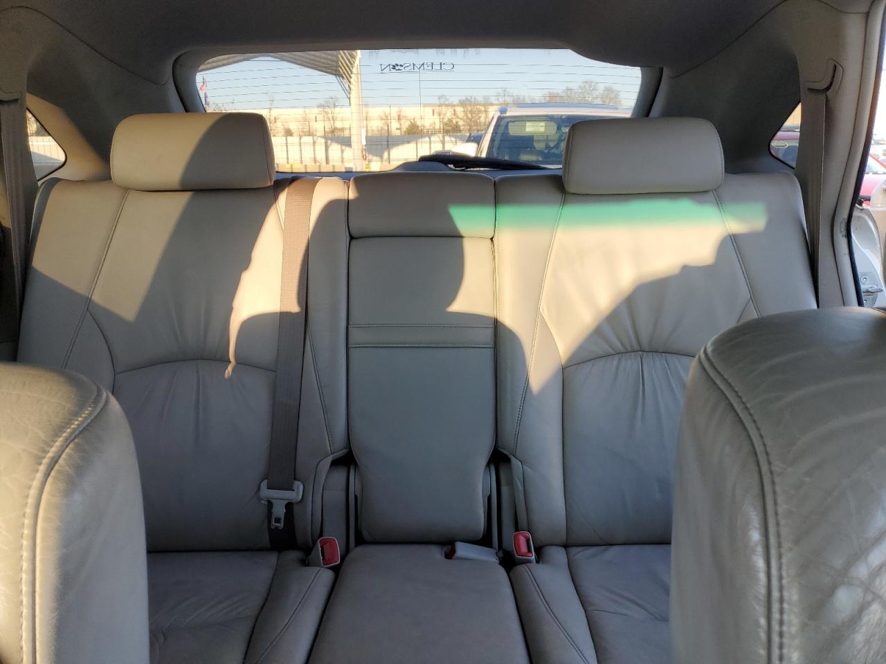 2004 Lexus RX - Image 10