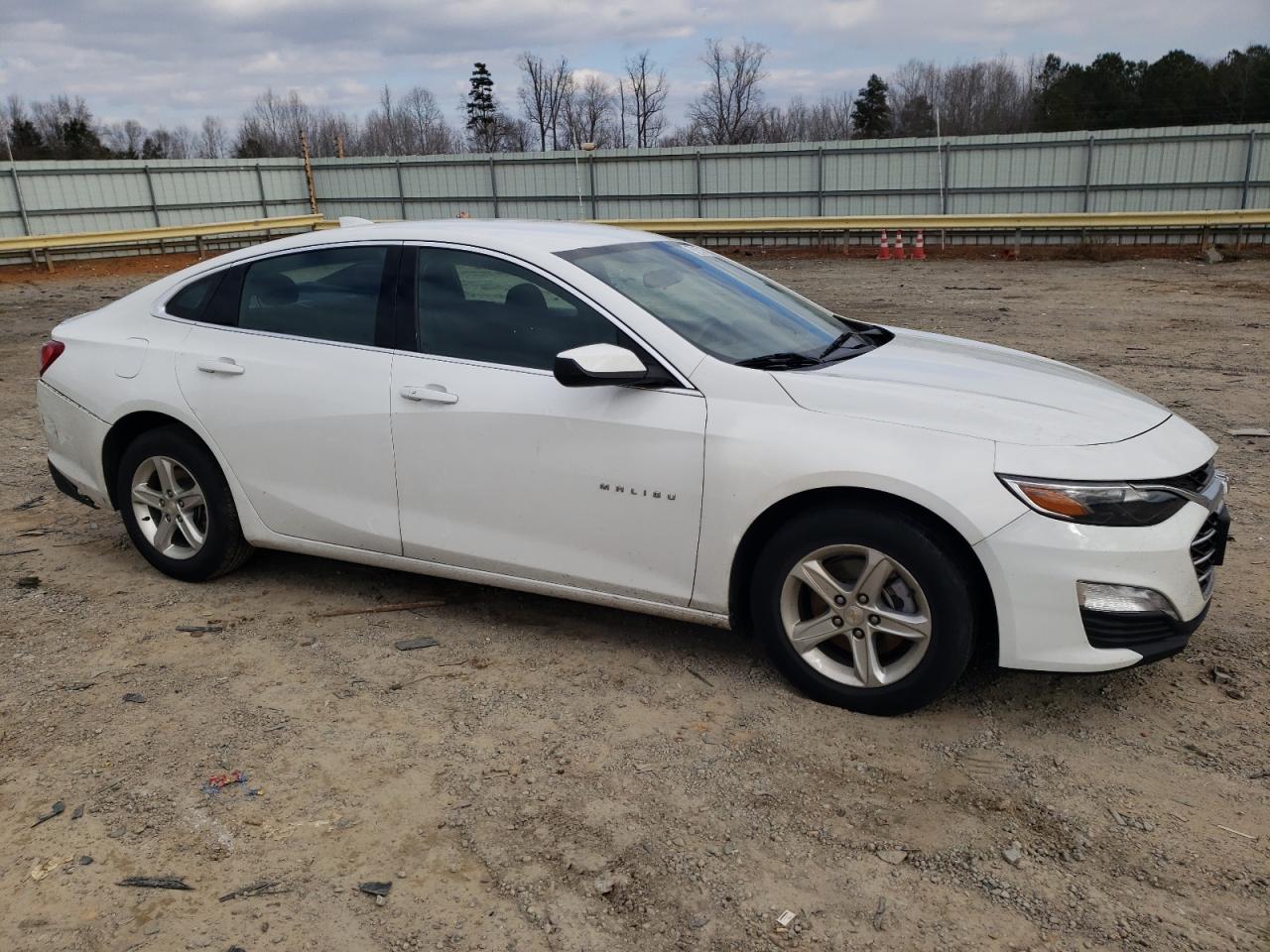 2022 Chevrolet Malibu - Image 4