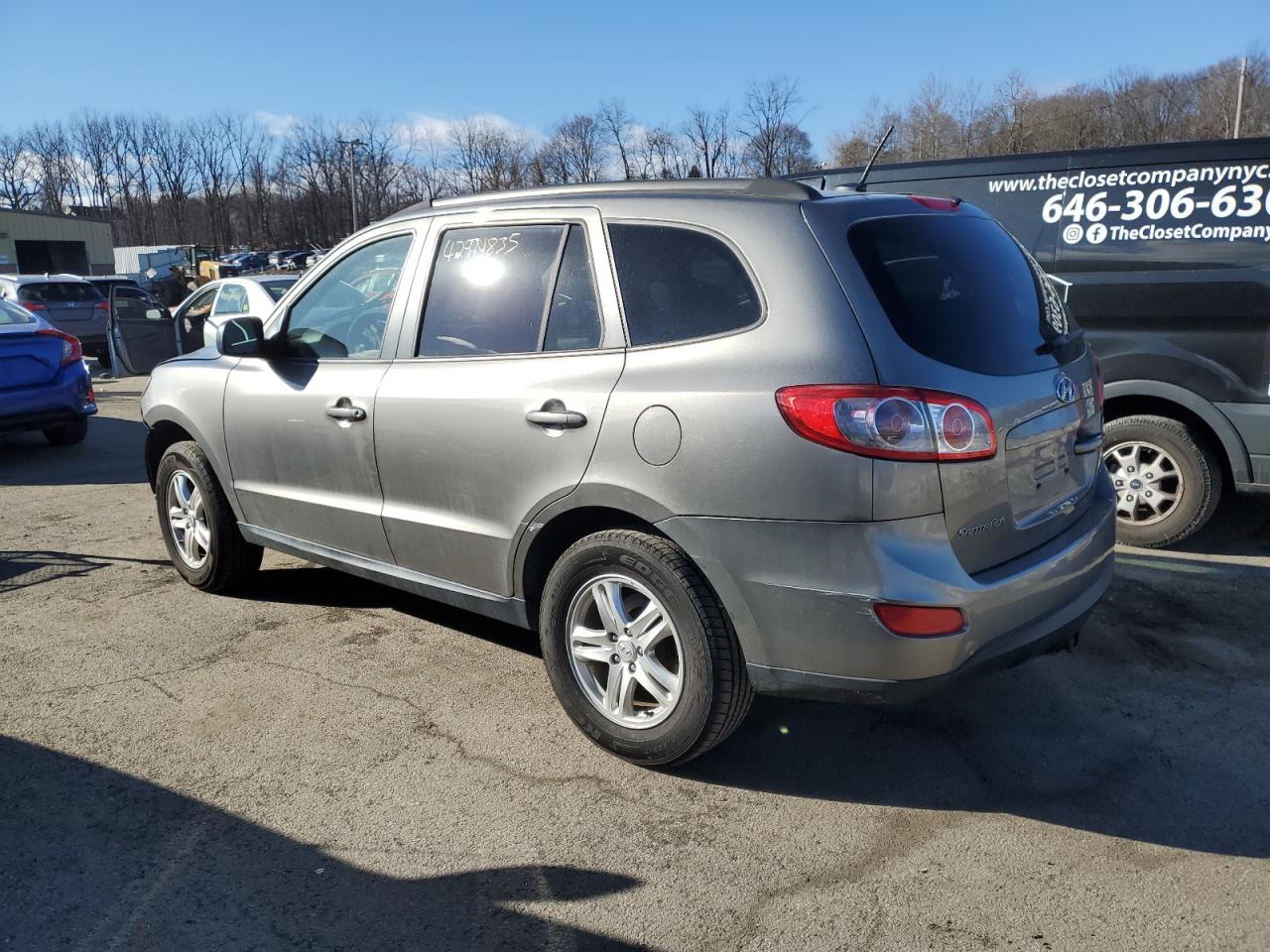 2012 Hyundai Santa Fe - Image 2