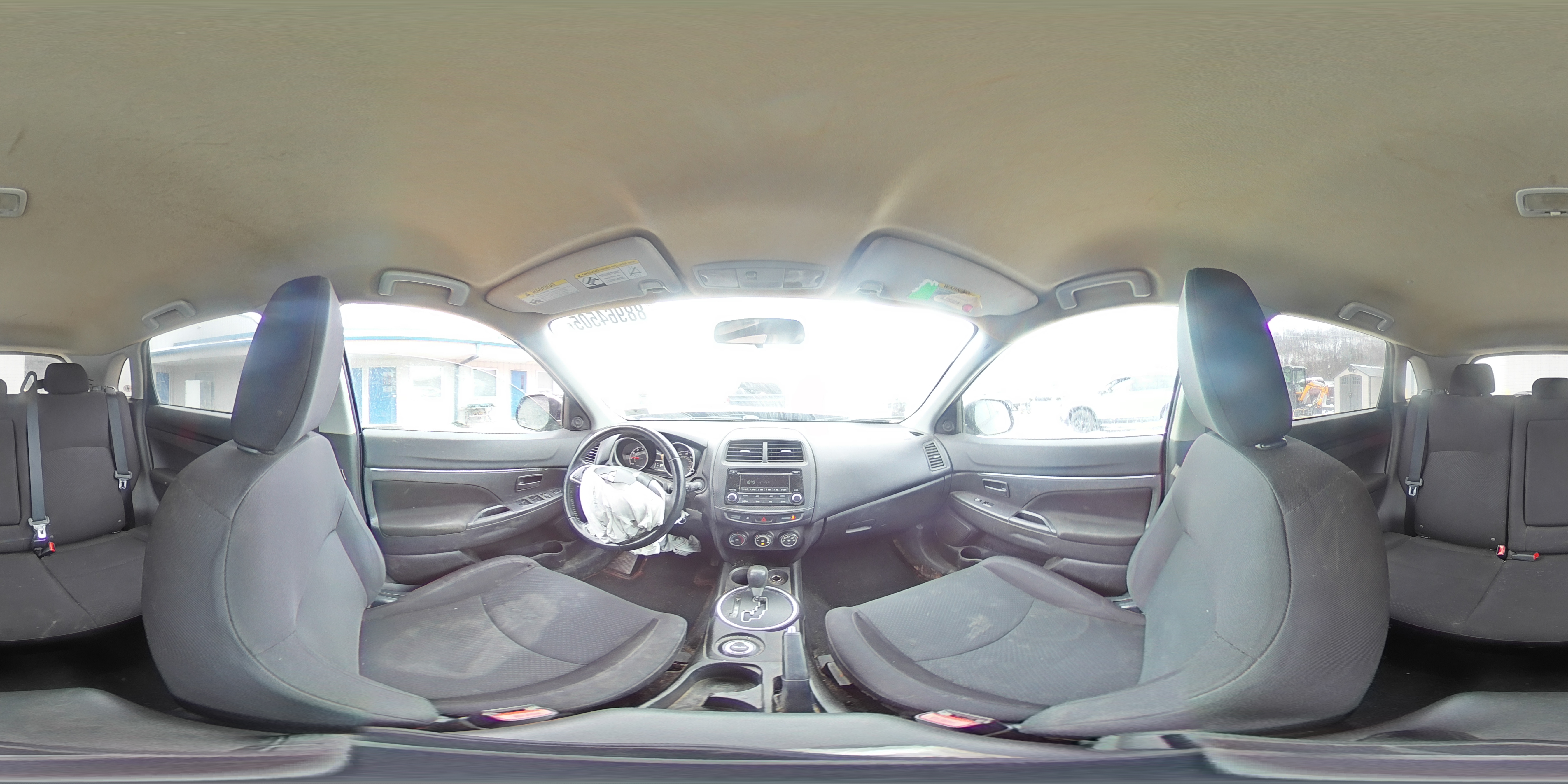 2015 Mitsubishi Outlander - Image 13