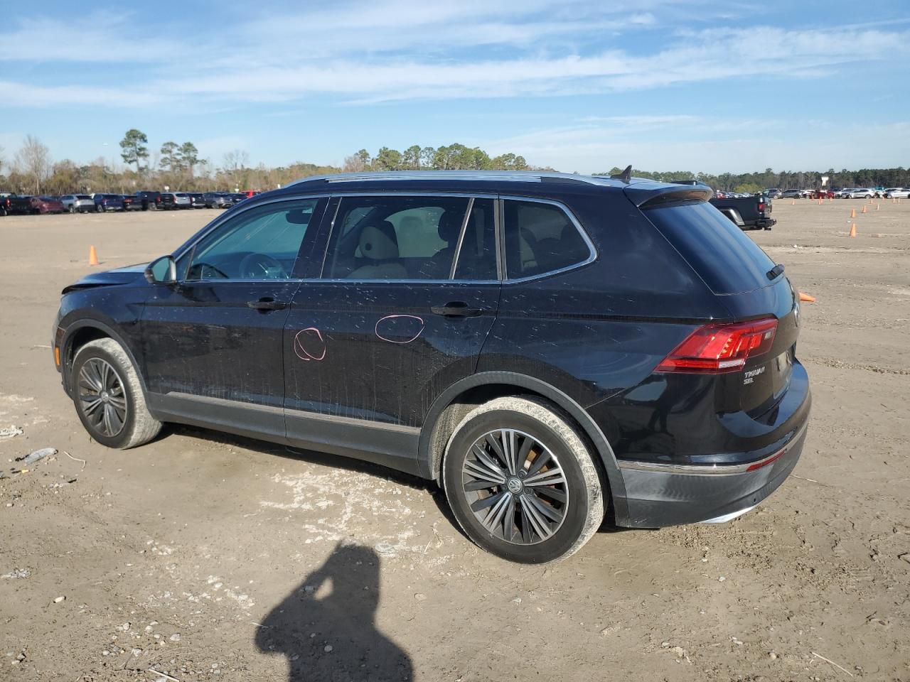 2019 Volkswagen Tiguan - Image 2