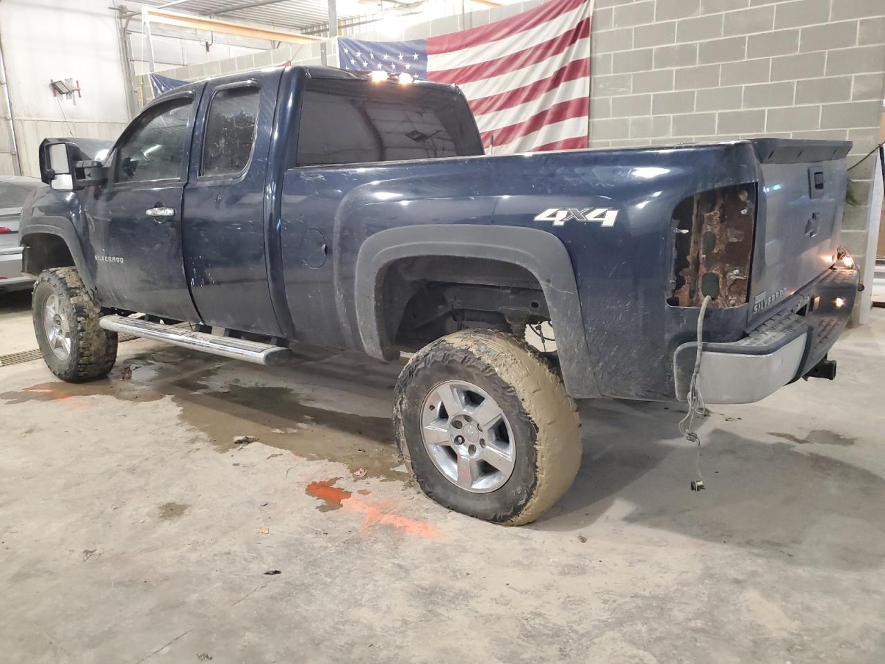 2011 Chevrolet Silverado - Image 2