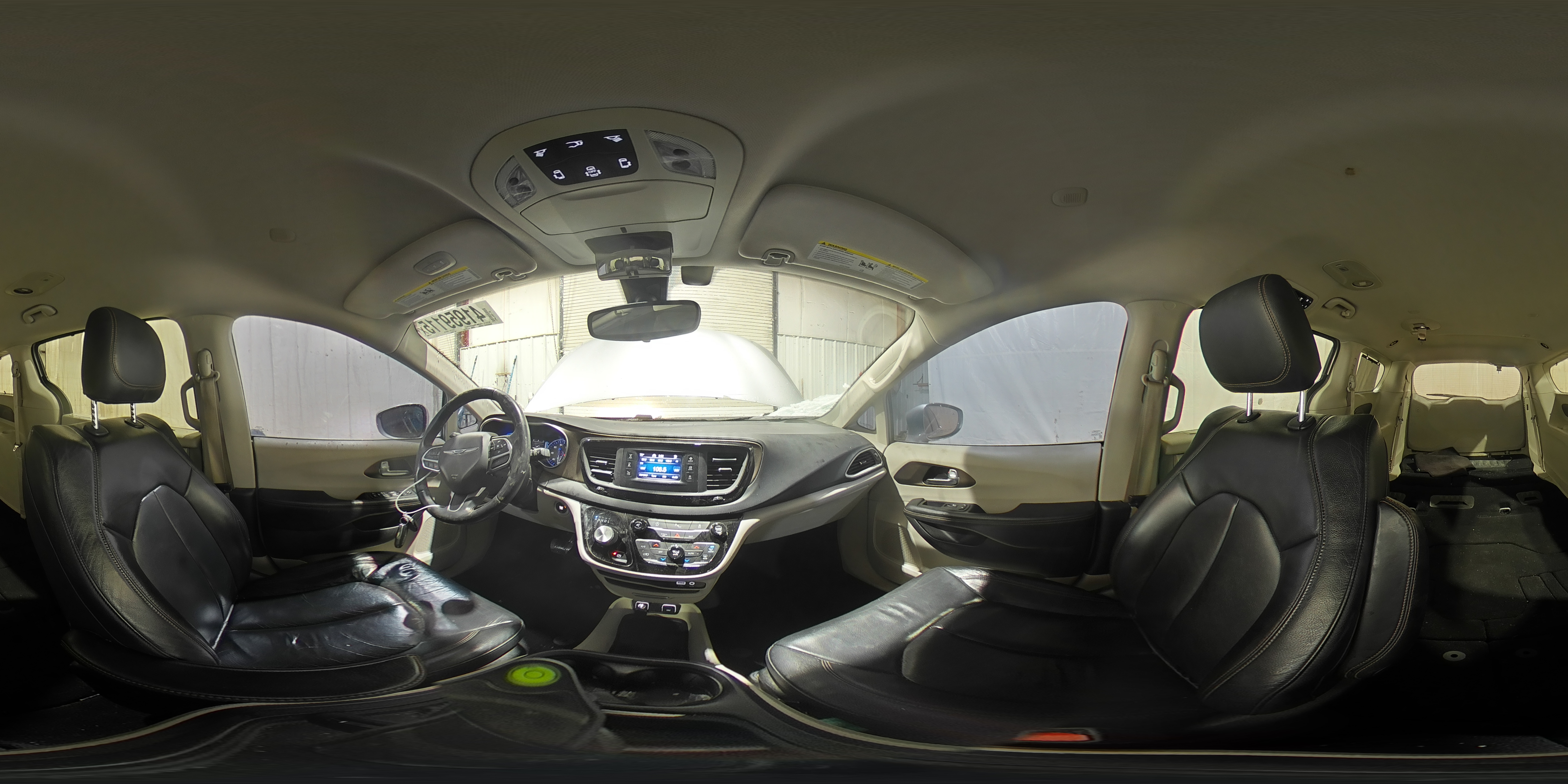 2017 Chrysler Pacifica - Image 16