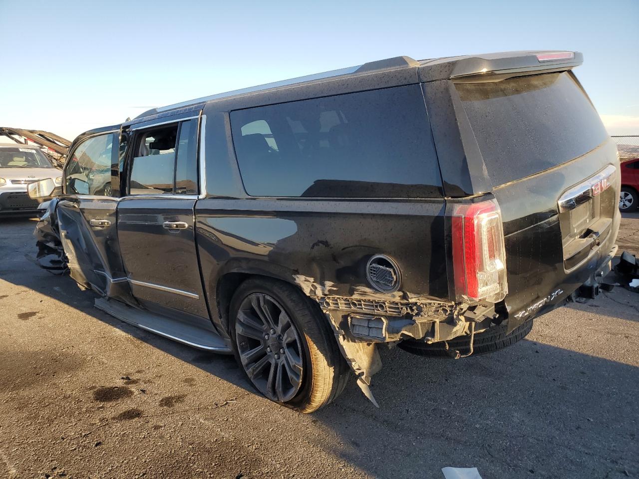 2020 GMC Yukon - Image 2