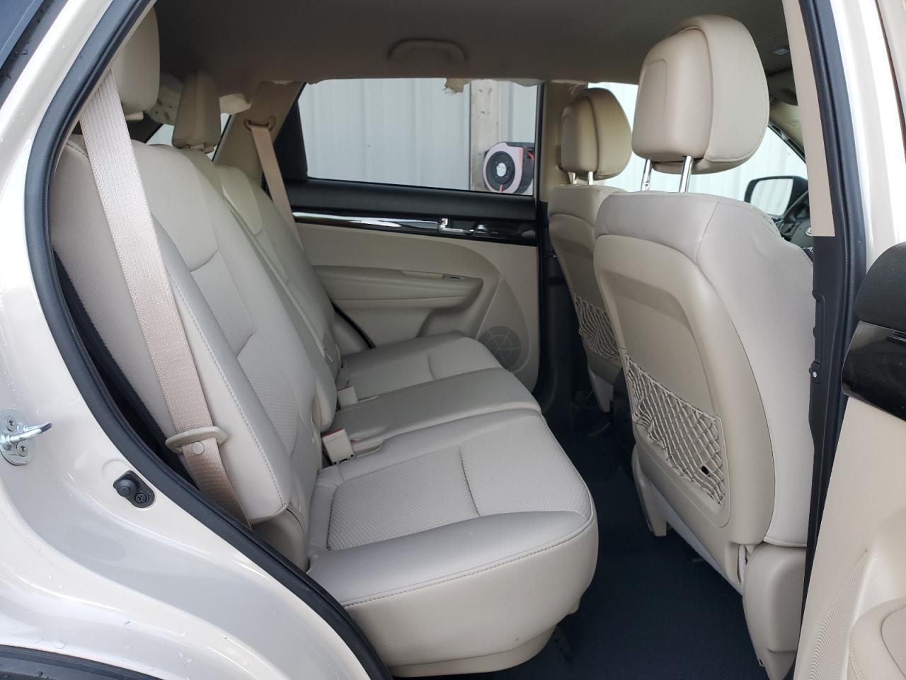 2011 Kia Sorento - Image 11