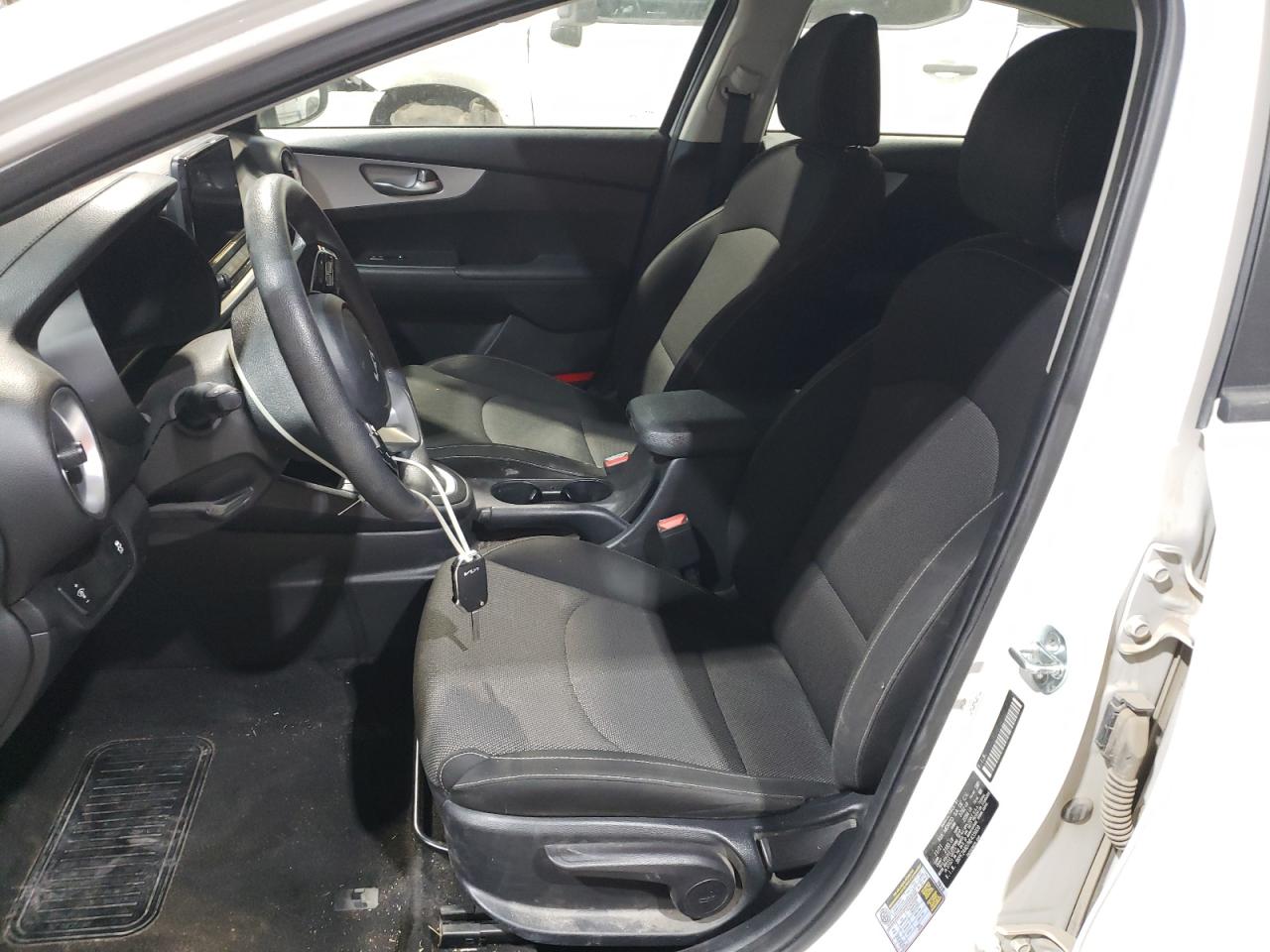 2022 Kia Forte - Image 7