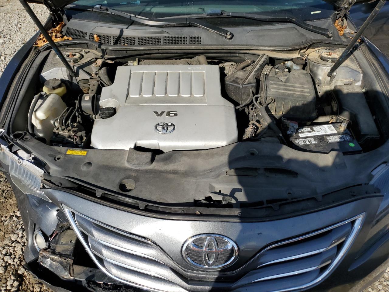 2010 Toyota Camry - Image 11
