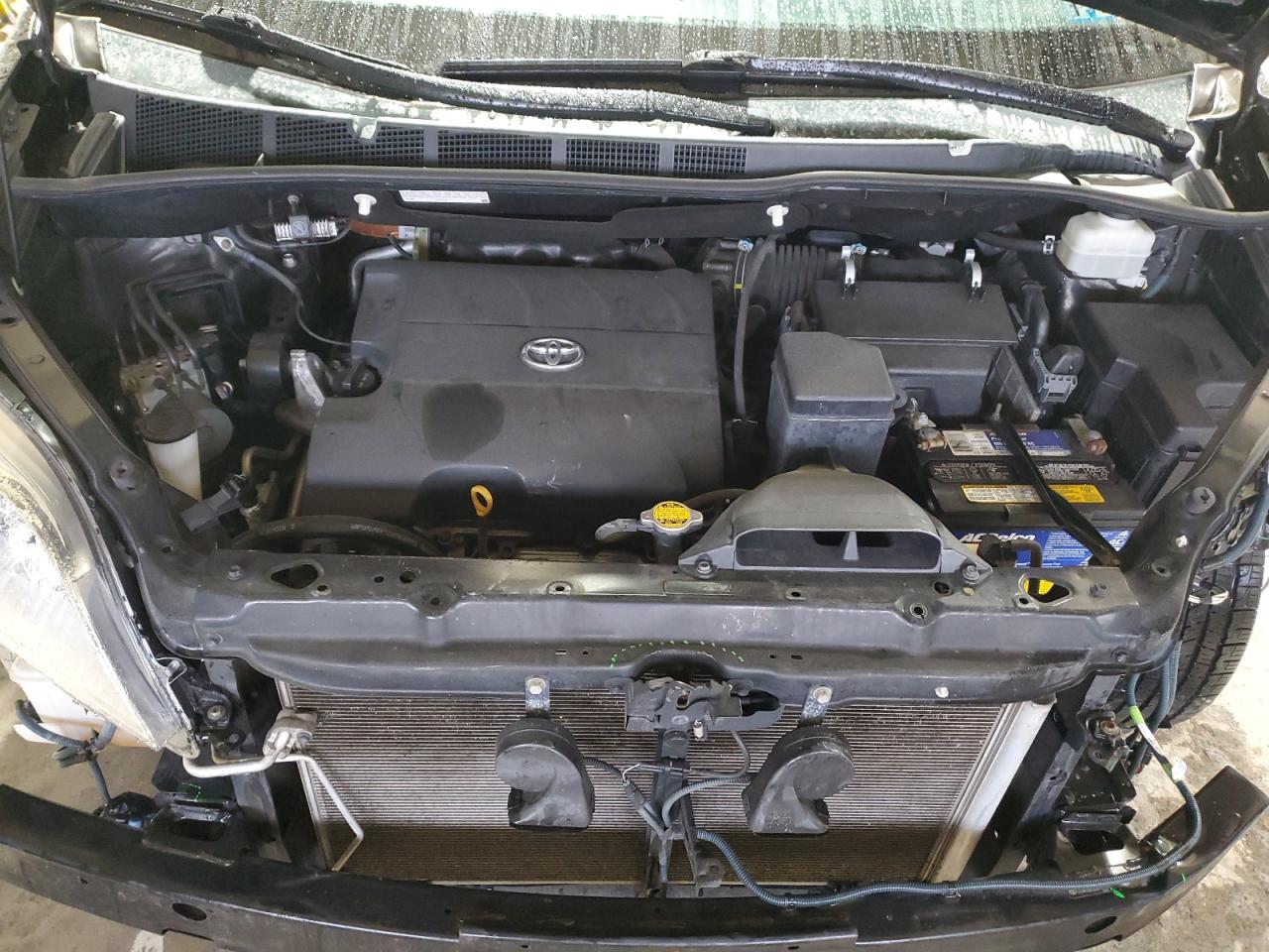 2012 Toyota Sienna - Image 12