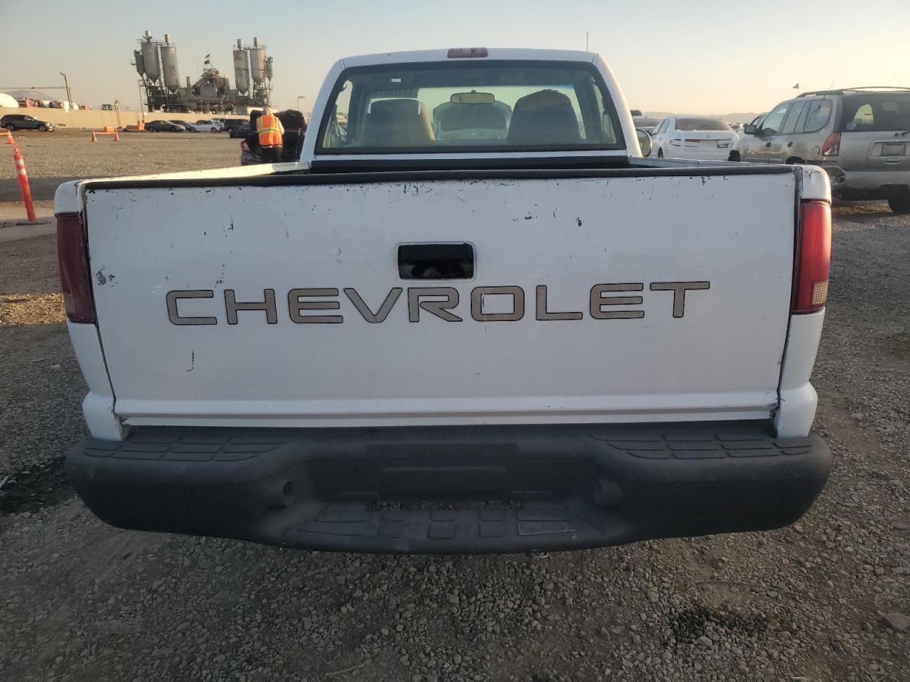 2002 Chevrolet S-10 Pickup - Image 6