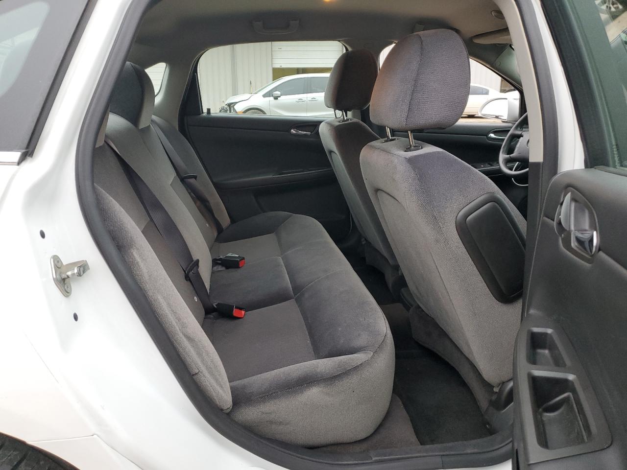 2015 Chevrolet Impala - Image 10