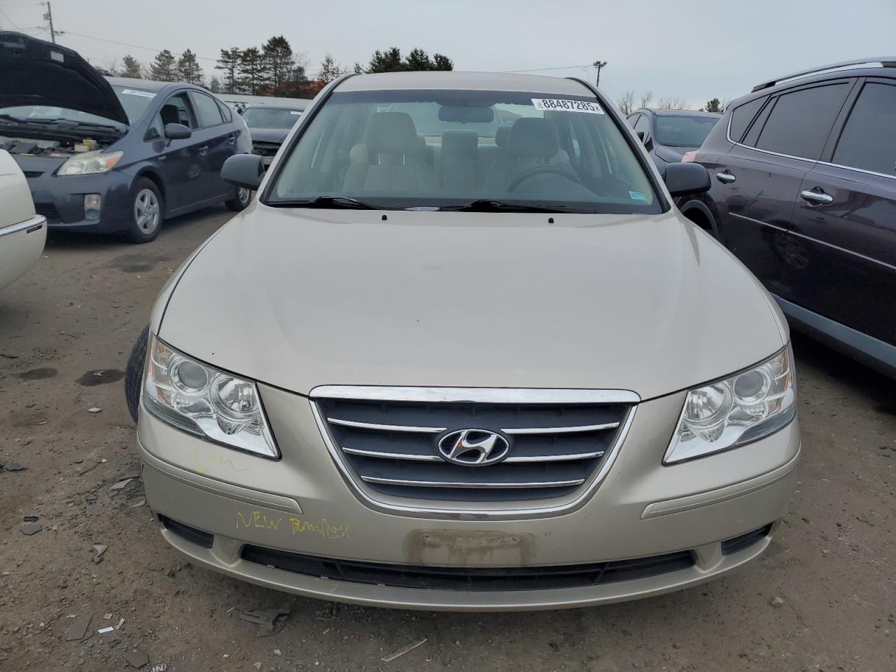 2010 Hyundai Sonata - Image 5