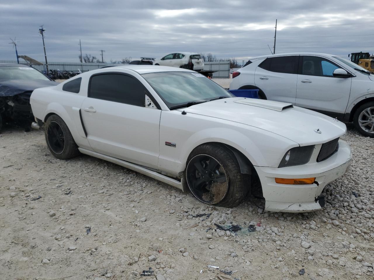2007 Ford Mustang - Image 4