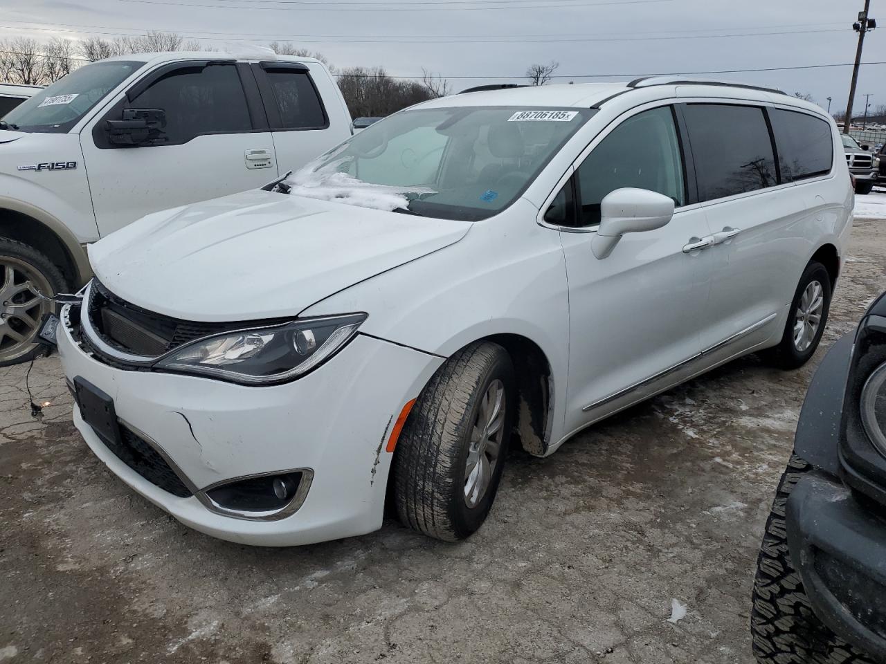 2019 Chrysler Pacifica - Image 1