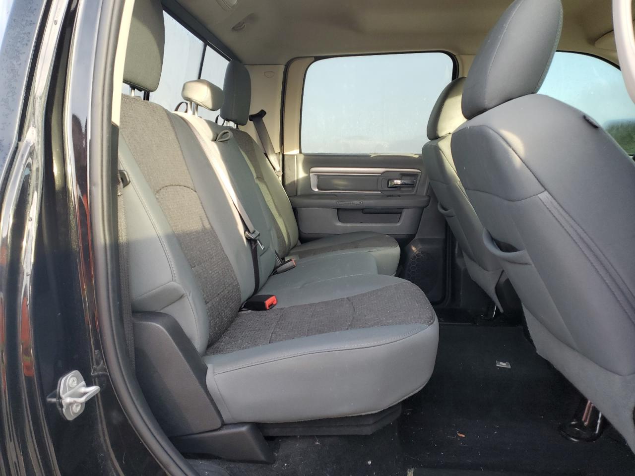 2016 RAM 1500 - Image 10