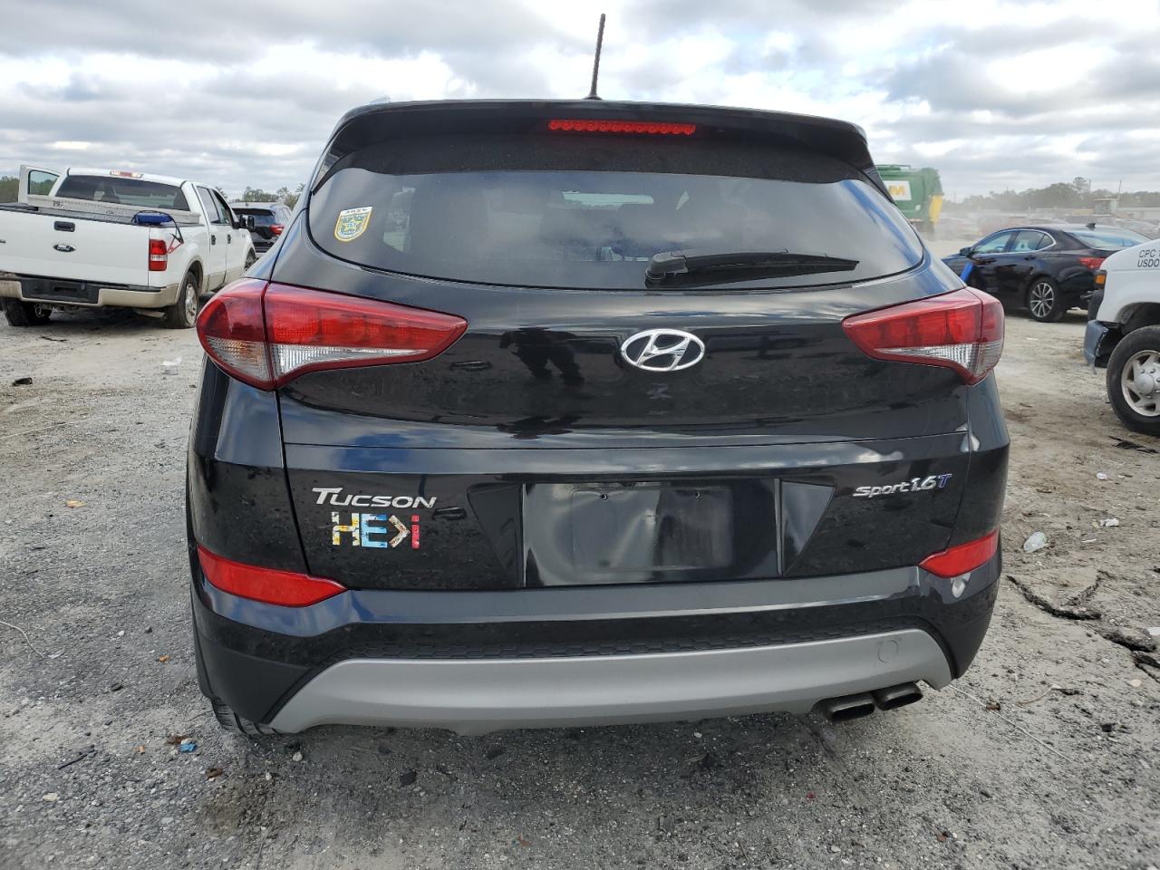 2017 Hyundai Tucson - Image 6