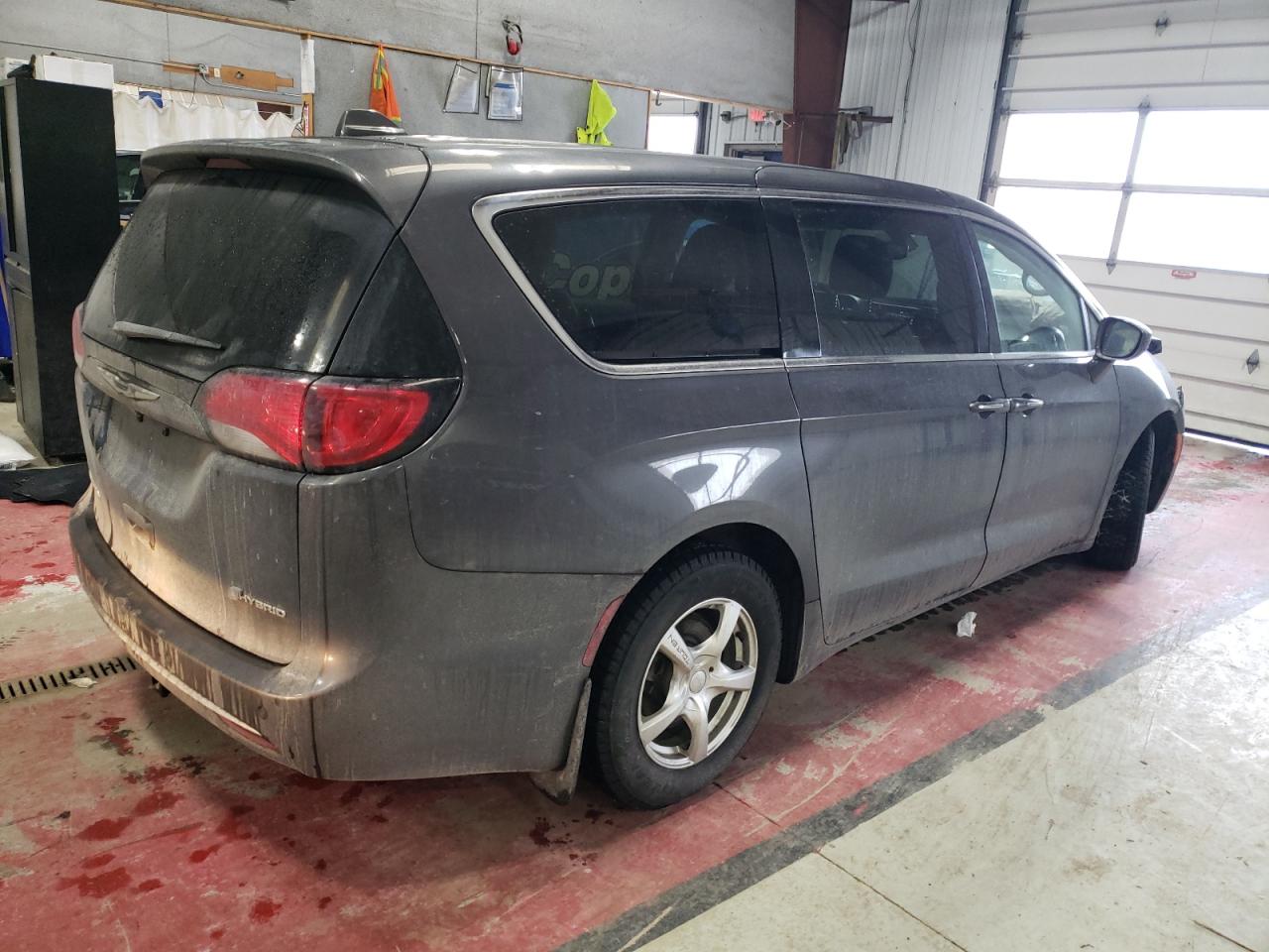 2018 Chrysler Pacifica - Image 3