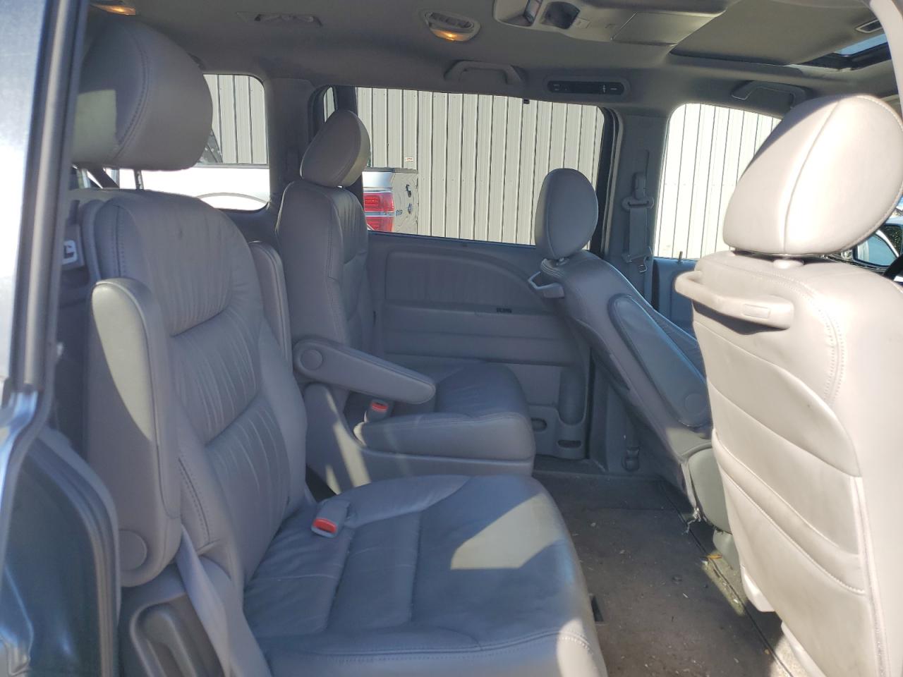 2010 Honda Odyssey - Image 11