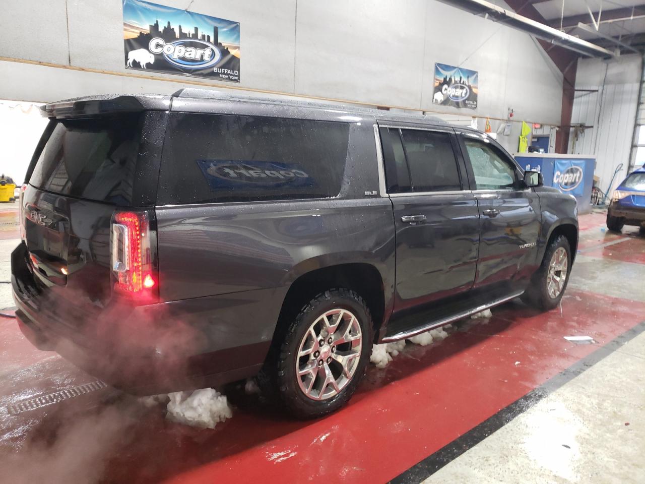2015 GMC Yukon - Image 3