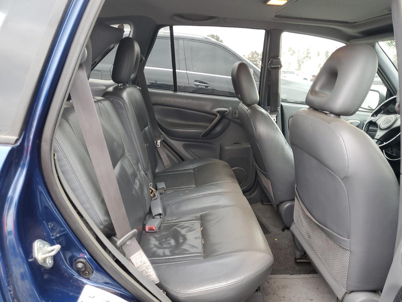 2002 Toyota RAV 4 - Image 11