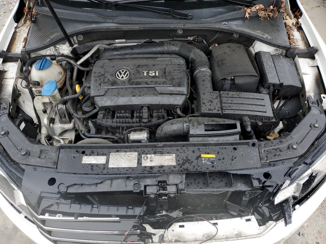 2015 Volkswagen Passat - Image 11