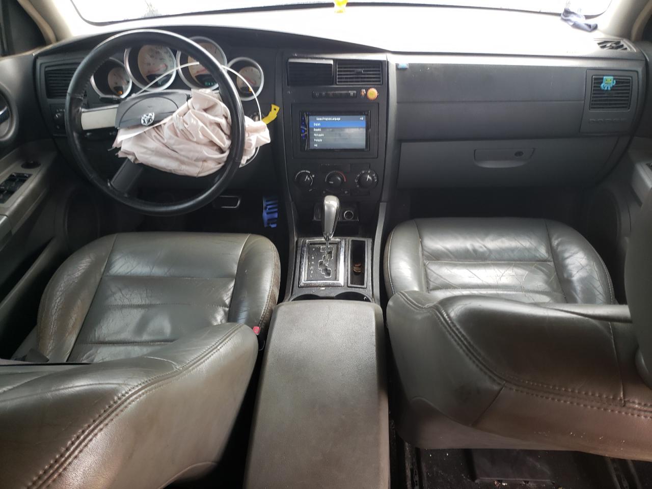 2005 Dodge Magnum - Image 8