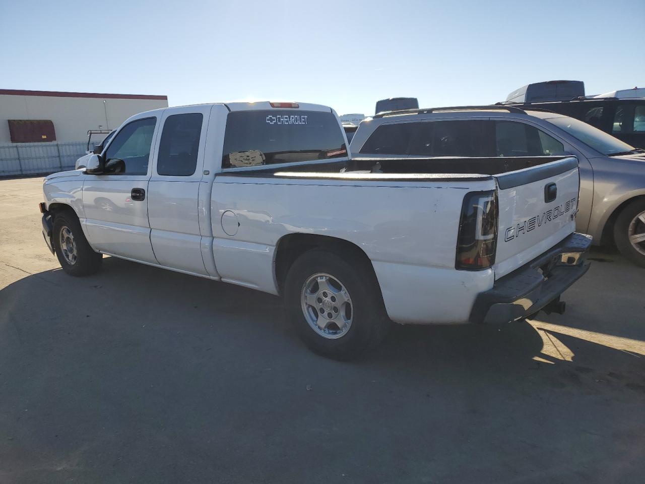 2005 Chevrolet Silverado - Image 2