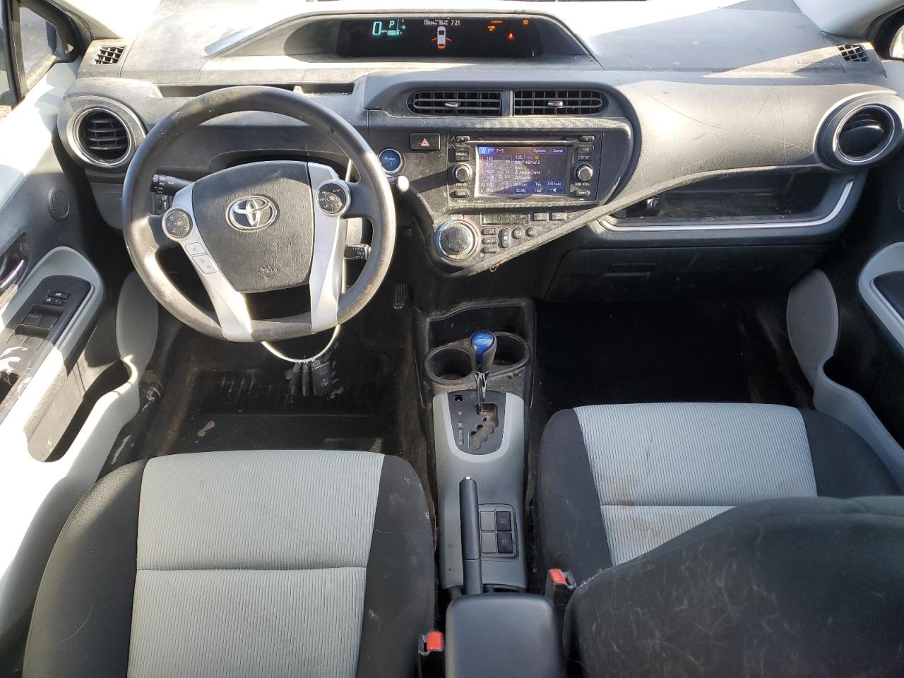 2014 Toyota Prius - Image 8