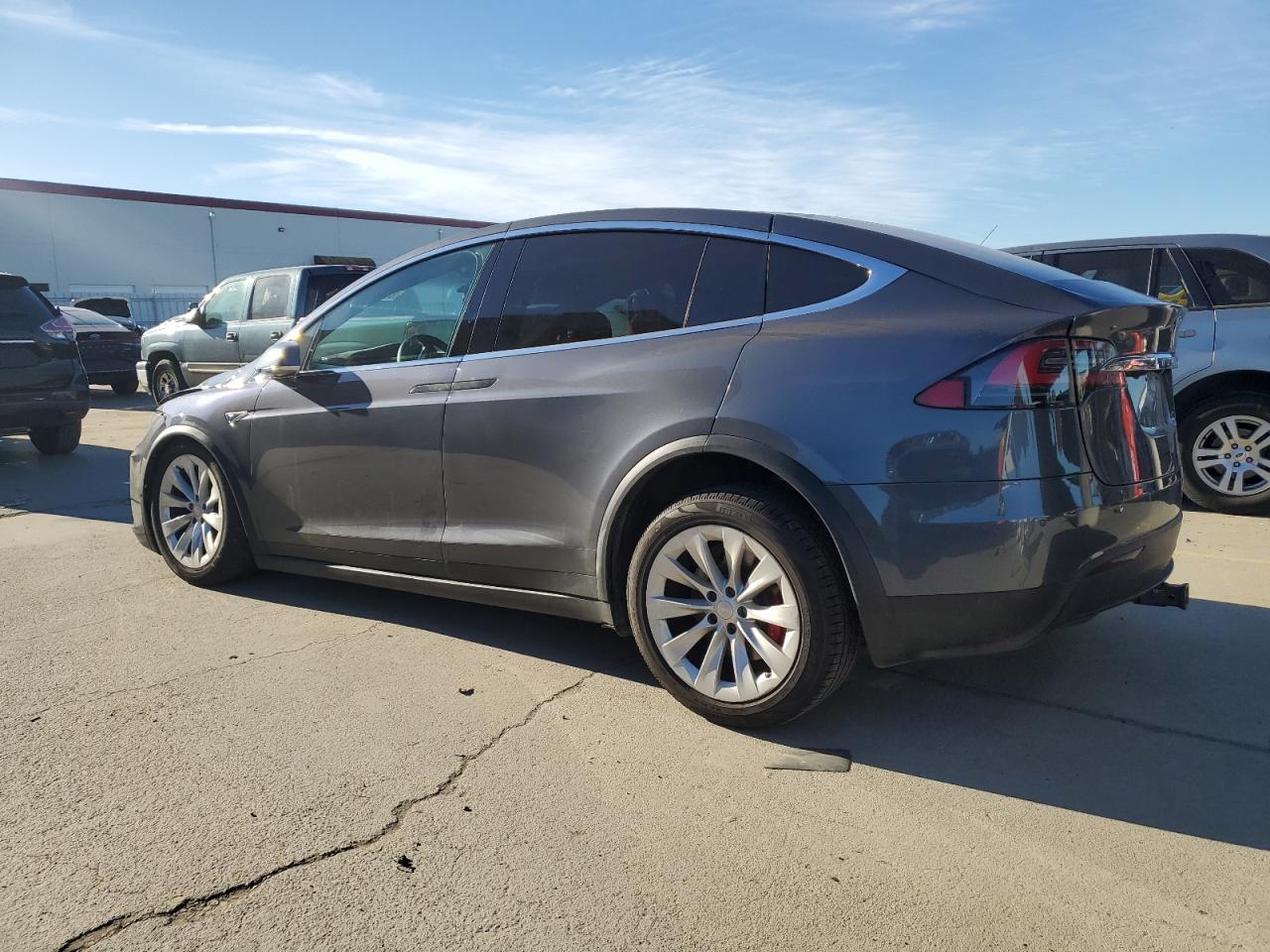 VIN 5YJXCBE44GF000169 2016 TESLA MODEL X no.2