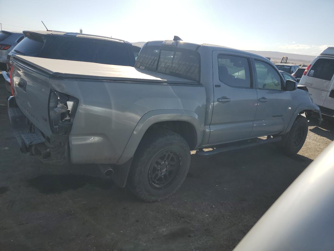 2019 Toyota Tacoma - Image 3