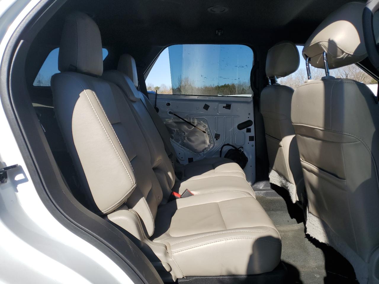 2014 Ford Explorer - Image 11
