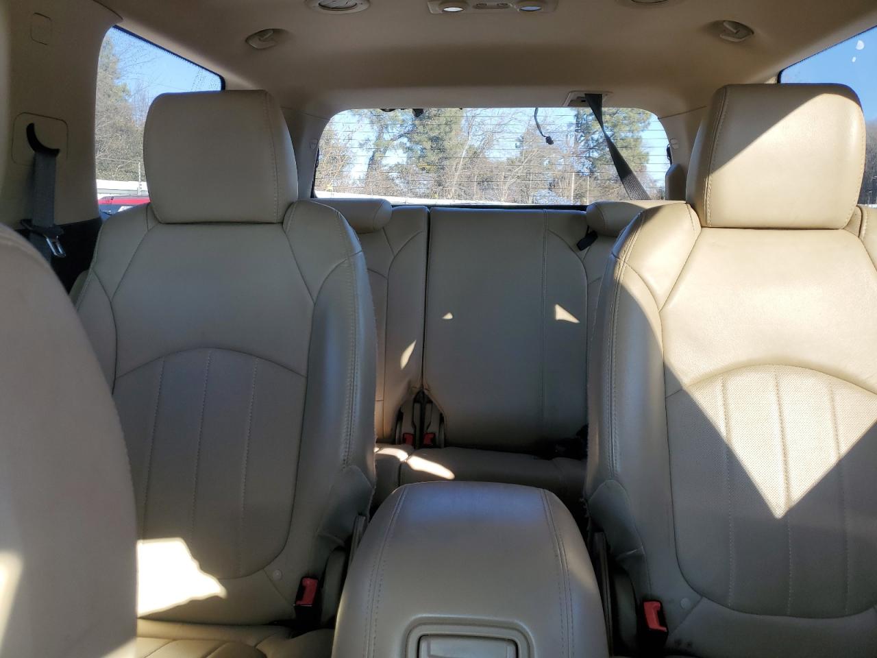 2011 GMC Acadia - Image 10