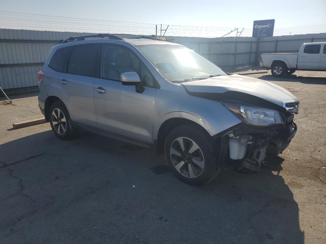 VIN JF2SJAGC7JH604628 2018 SUBARU FORESTER no.4