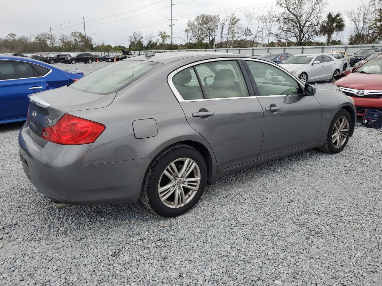 VIN JN1CV6ARXFM650571 2015 INFINITI Q40 no.3