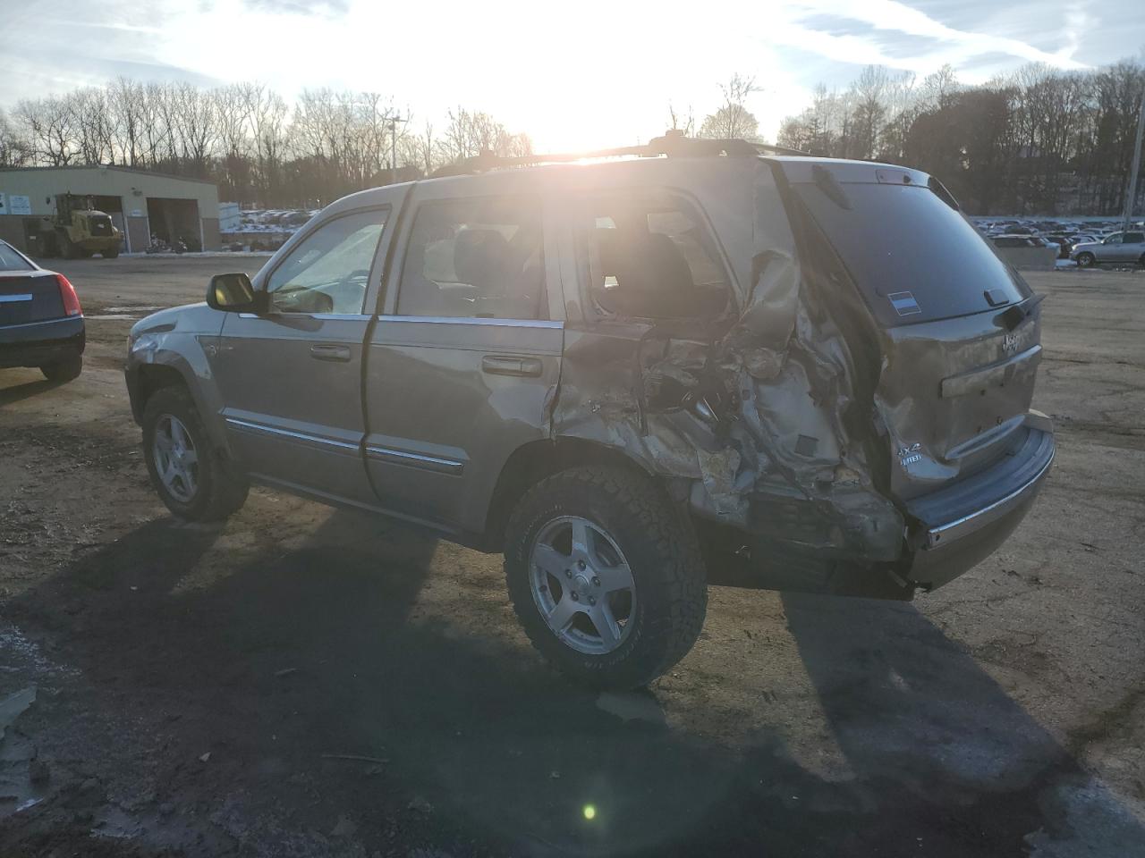 2006 Jeep Grand Cherokee - Image 2