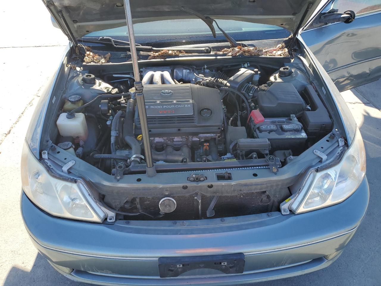 2000 Toyota Avalon - Image 11