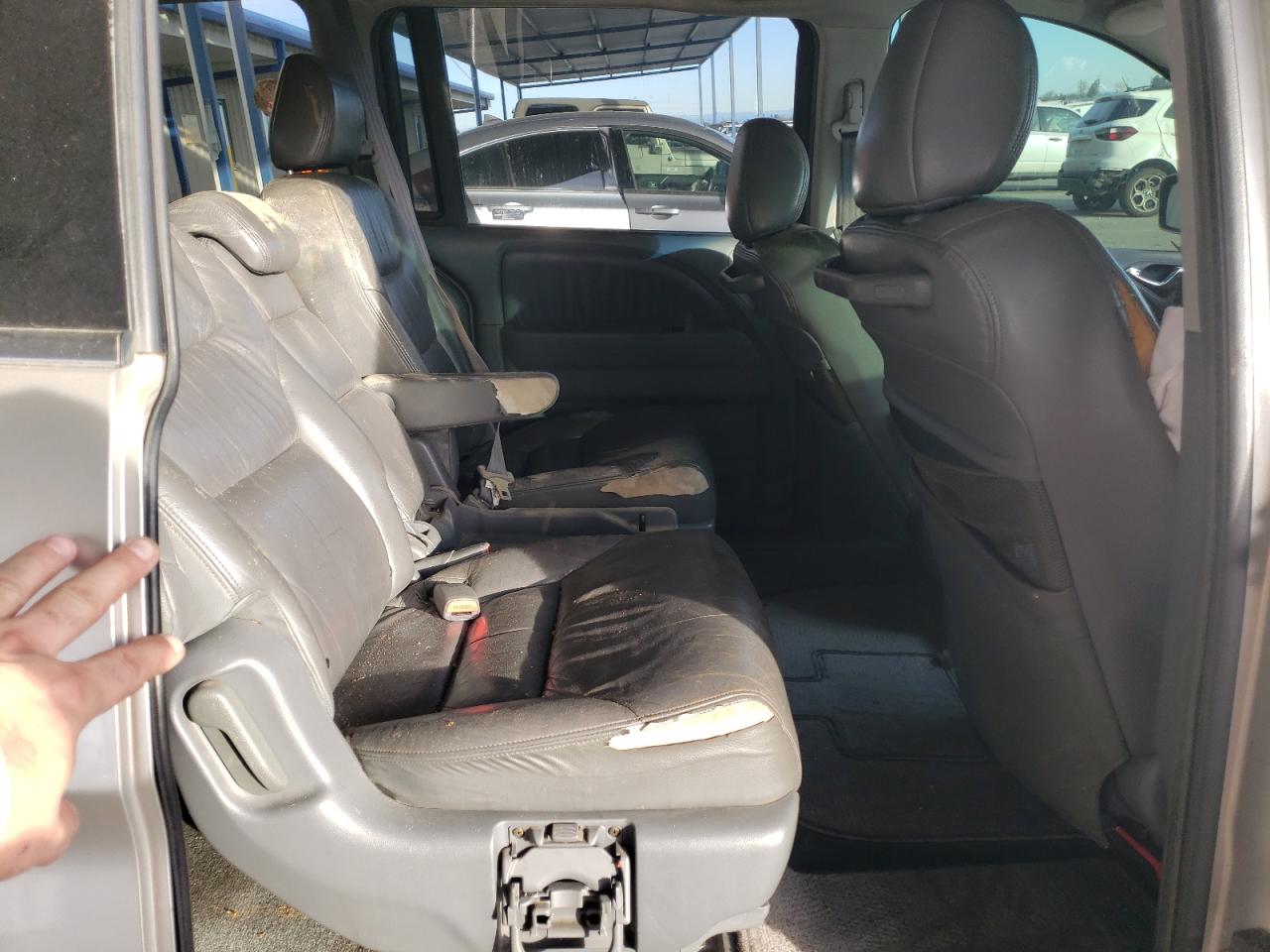 2005 Honda Odyssey - Image 11