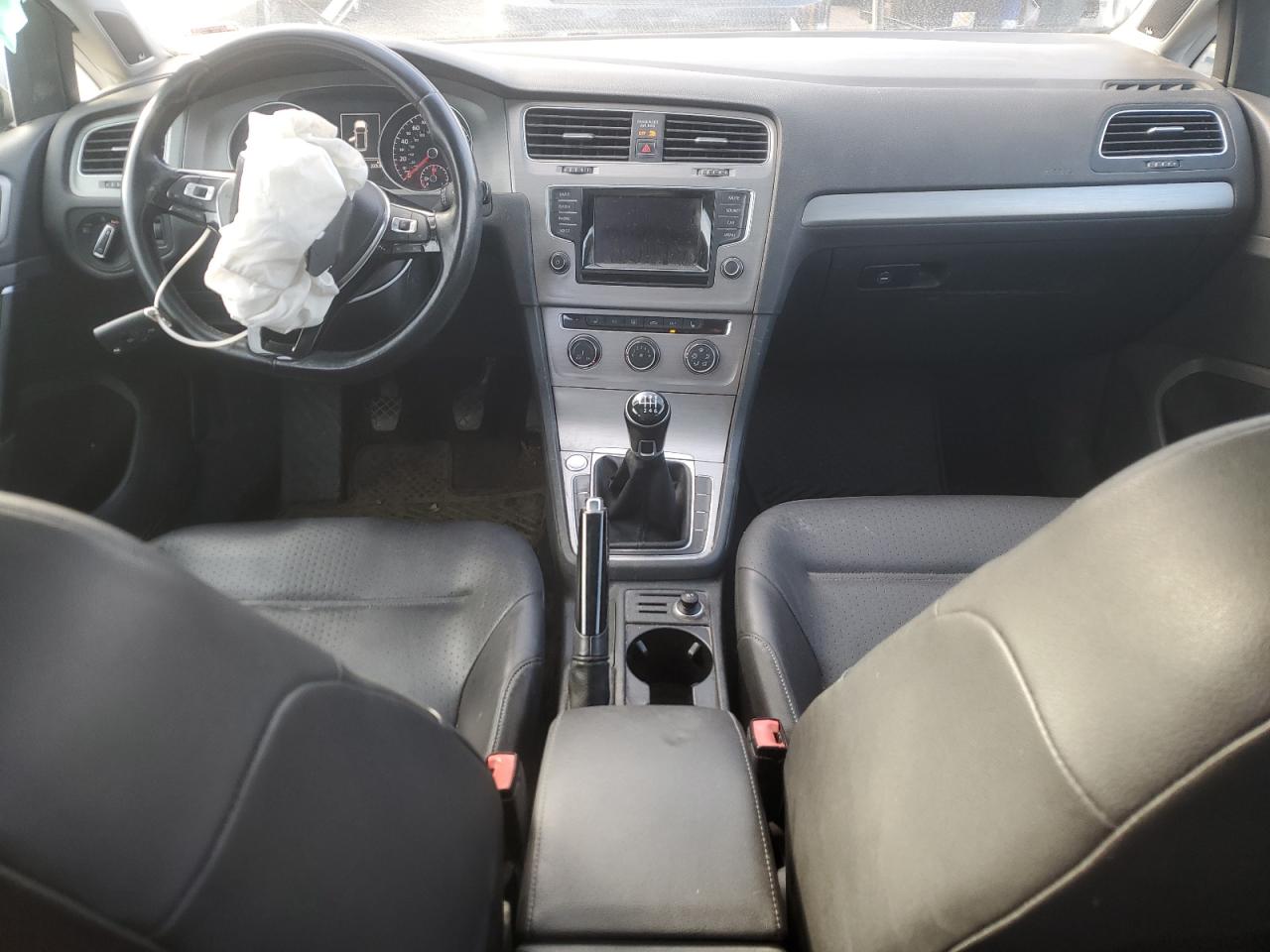 2015 Volkswagen Golf - Image 8