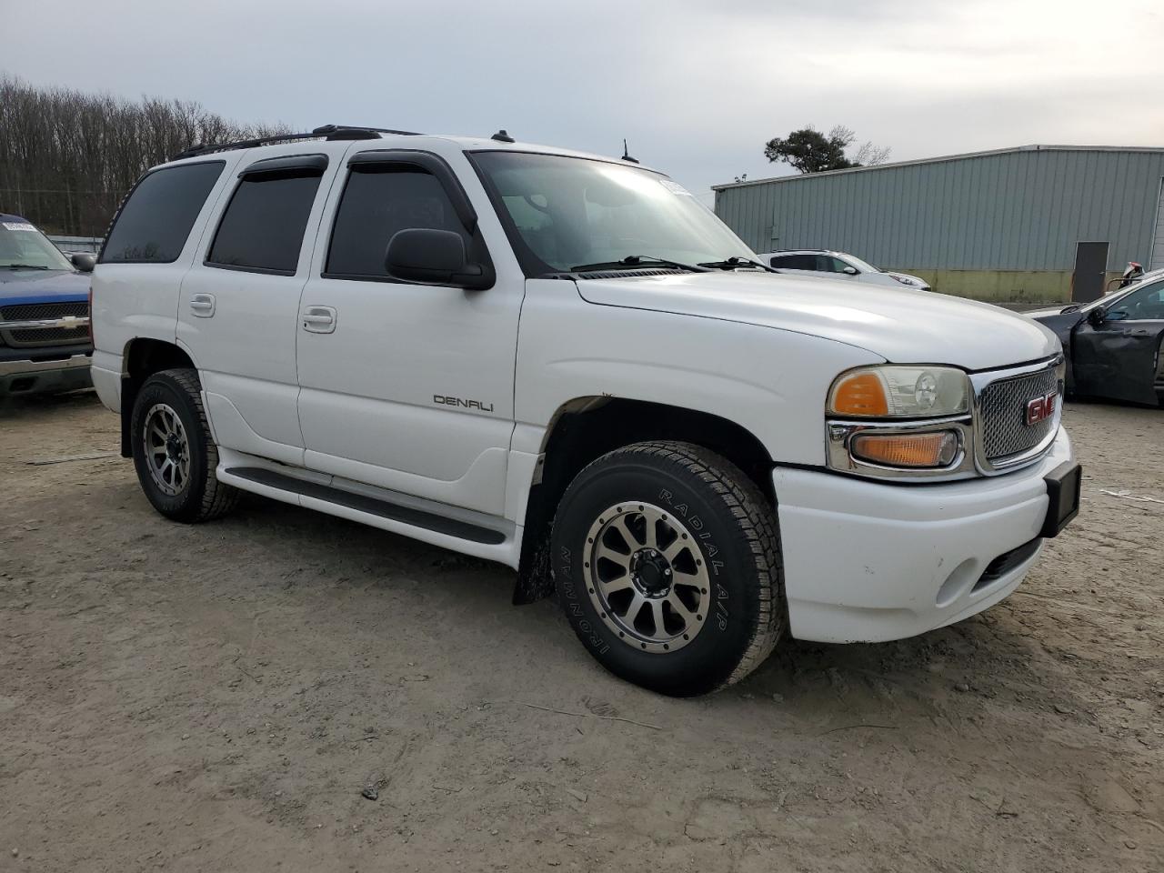 2003 GMC Yukon - Image 4