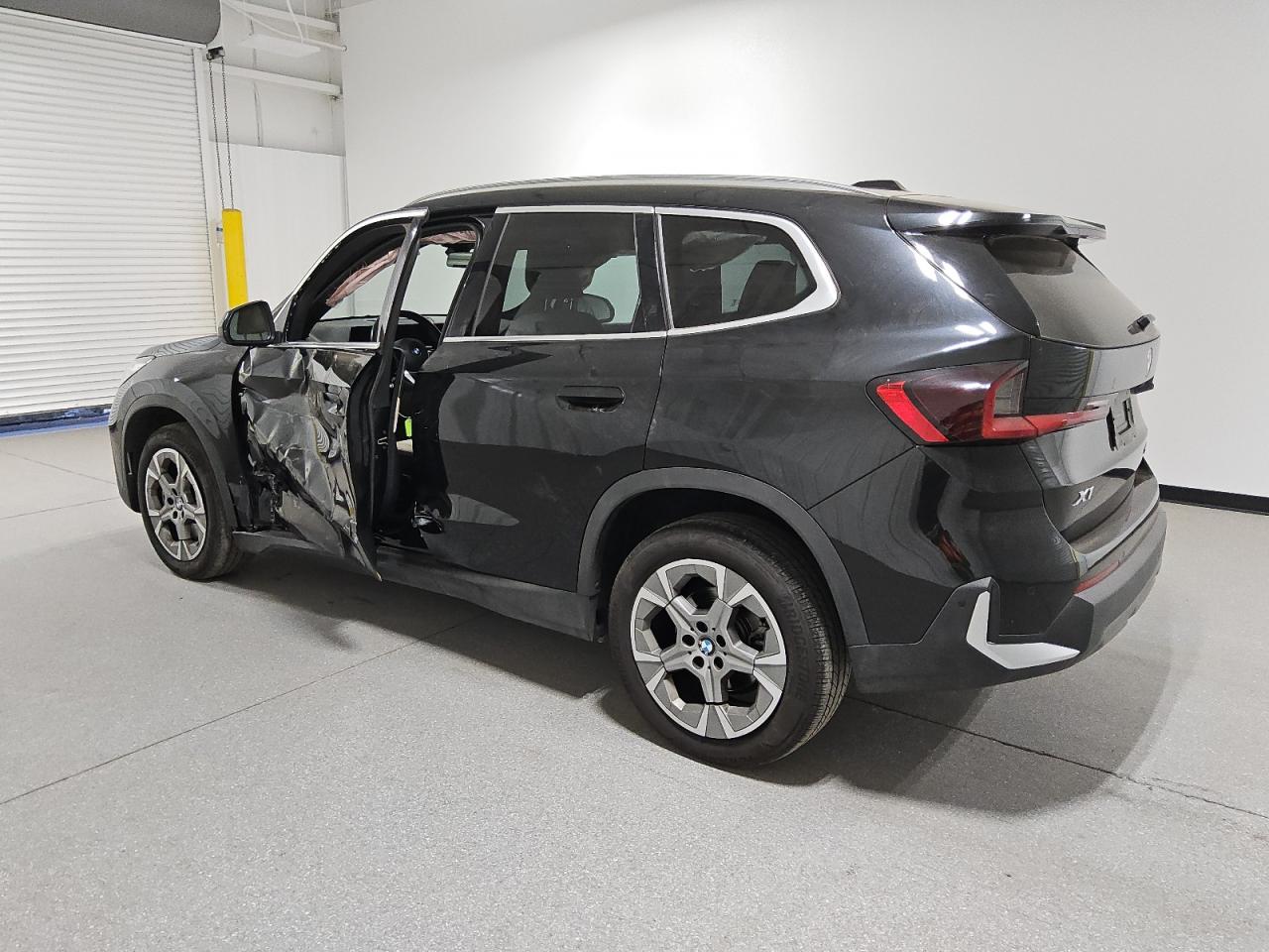 2023 BMW X1 - Image 2