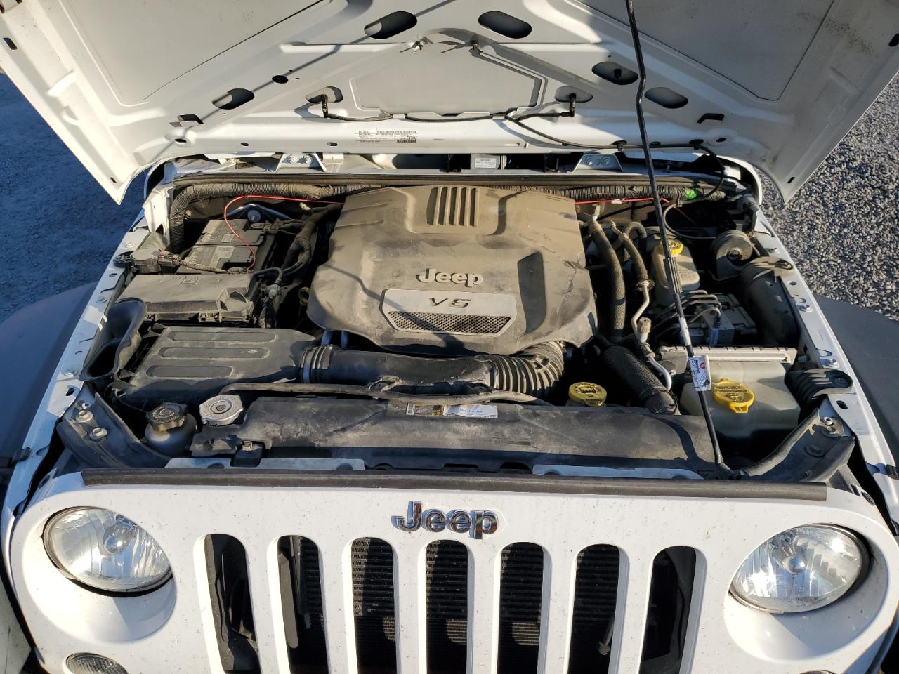 2016 Jeep Wrangler - Image 11